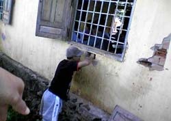 Chùm ảnh "Đột kích" trường thi  - 7