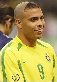 10 ngôi sao có mái tóc xấu nhất - 4