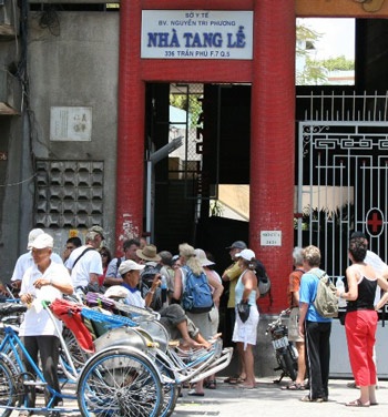 Ngày mai sẽ chuyển thi thể 9 nạn nhân Nga về nước - 1 Ngày mai sẽ chuyển thi thể 9 nạn nhân Nga về nước - 1