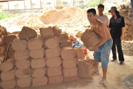 Về làng gốm sứ Bình Dương  - 2