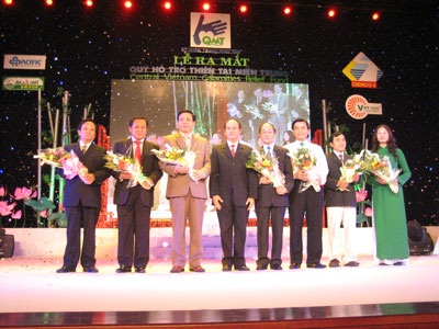 Ra mắt Quỹ hỗ trợ thiên tai miền Trung - 1