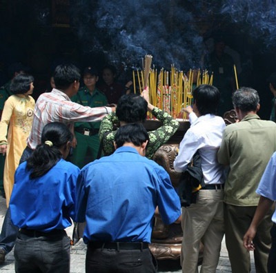 Trang nghiêm lễ rước linh vị Quốc tổ Hùng Vương - 12 Trang nghiêm lễ rước linh vị Quốc tổ Hùng Vương - 12