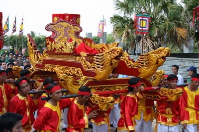 Trang nghiêm lễ rước linh vị Quốc tổ Hùng Vương - 9 Trang nghiêm lễ rước linh vị Quốc tổ Hùng Vương - 9