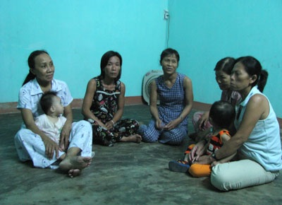 Những ngày vui ở “xóm không chồng” - 1