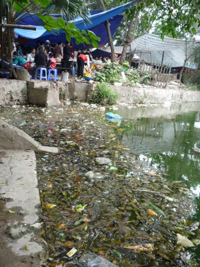 Cảnh “chướng tai gai mắt” ở hội Chùa Thầy - 3