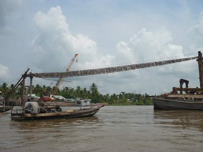 Vụ đứt cáp treo cầu: Nỗ lực tìm 3 nạn nhân mất tích - 3 Vụ đứt cáp treo cầu: Nỗ lực tìm 3 nạn nhân mất tích - 3