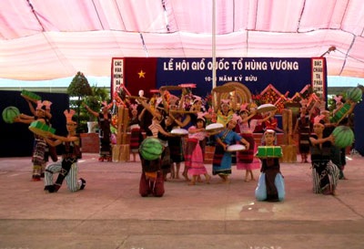 TPHCM khai lễ giỗ Quốc tổ Hùng Vương - 1