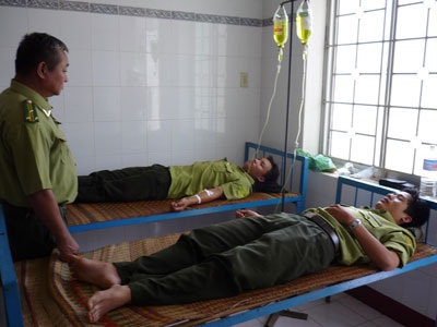 Hơn 25 lâm tặc chặn đánh kiểm lâm ở Bình Định - 1