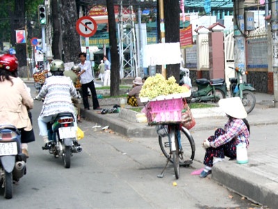 Tập trung xây dựng các tuyến đường văn minh - 1 Tập trung xây dựng các tuyến đường văn minh - 1