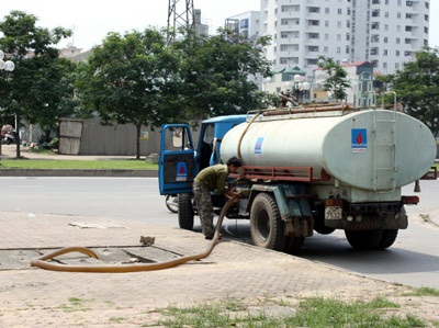 Dân hoang mang vì nước chung cư bốc mùi - 2 Dân hoang mang vì nước chung cư bốc mùi - 2