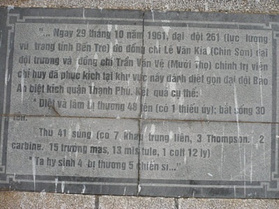 Những cảnh nực cười bên tượng đài chiến sĩ - 2