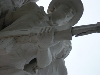 Những cảnh nực cười bên tượng đài chiến sĩ - 3