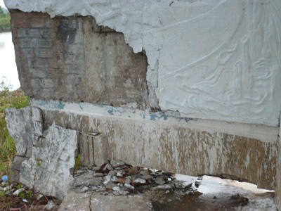 Những cảnh nực cười bên tượng đài chiến sĩ - 4