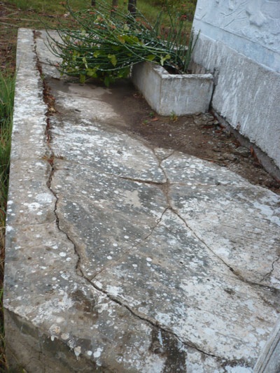 Những cảnh nực cười bên tượng đài chiến sĩ - 5