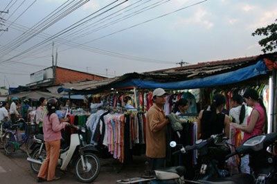 Bình Dương: Hàng ngàn công nhân điêu đứng  - 2