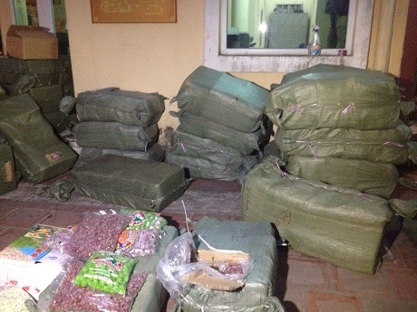 Tổng trọng lượng số hàng nhập lậu lên tớ 11 tấn