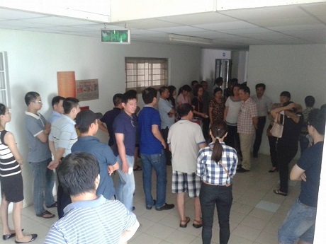 Khách hàng "phát sốt" vì chủ đầu tư chung cư không phép biệt tích - 1 Chủ đầu tư chung cư không phép biệt tích