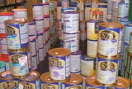 Thời bán sữa xách tay trực tuyến: Thật giả lẫn lộn - 1 Sữa xách tay đang bán tràn lan trên thị trường