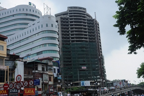 Trung tâm thương mại đắp chiếu lâu năm trên đất vàng Thủ đô