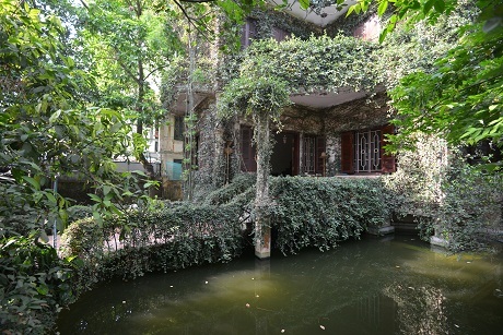 Biệt thự xanh bạc tỉ đẹp như cổ tích giữa lòng Hà Nội