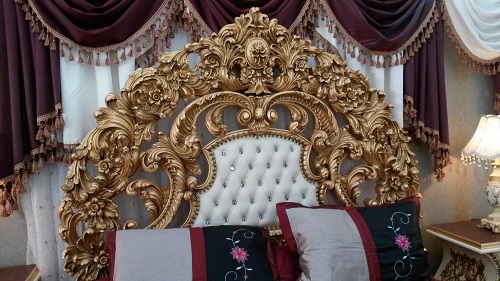 Cận cảnh nội thất dát vàng tiền tỉ phục vụ đại gia - 6 Các chi tiết điêu khắc được dát vàng tỉ mỉ