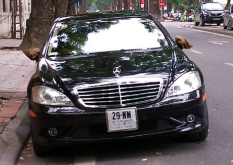 31 xe xịn biển ngoại giao “chây ì” nộp thuế bị xử lý