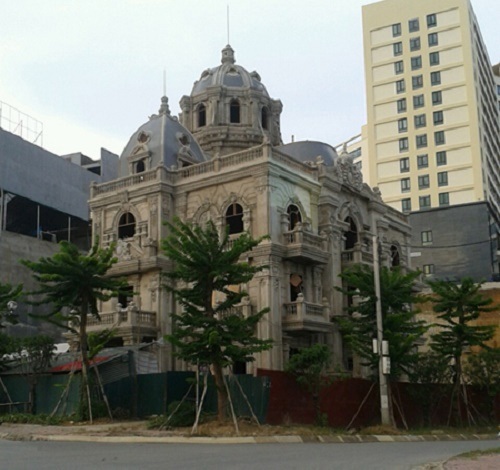 Biệt thự đang hoàn thiện của nữ đại gia Lào Cai