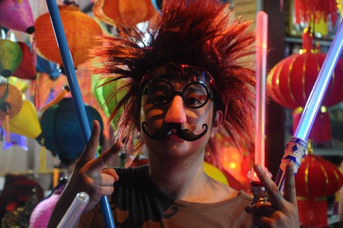 Hay làm một chú hề vui nhộn