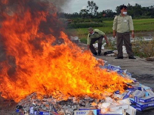 Tiêu hủy thuốc lá nhập lậu