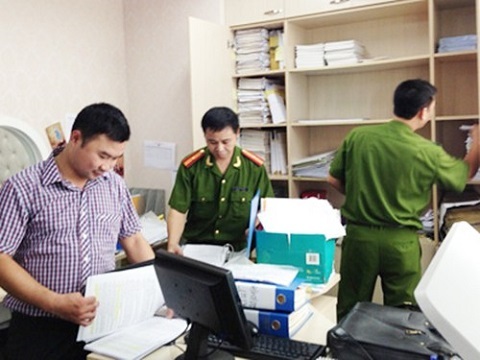 Cận cảnh kho tiền tỉ khi bắt giữ sàn vàng Khải Thái - 2 Cơ quan điều tra tiến hành khám xét trụ sở của Công ty Khải Thái