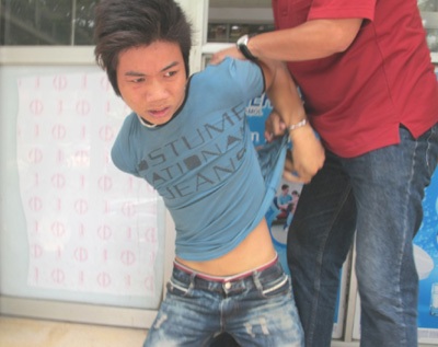 Phóng viên tham gia truy bắt cướp như phim hình sự - 1