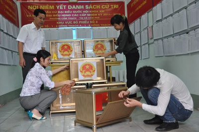 Náo nức không khí bầu cử khắp các địa phương - 16