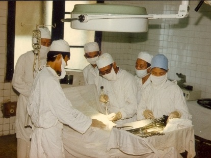 Vị giáo sư “mổ không đau” và giải thưởng 400 lượng vàng - 2 Vị giáo sư “mổ không đau” và giải thưởng 400 lượng vàng - 2