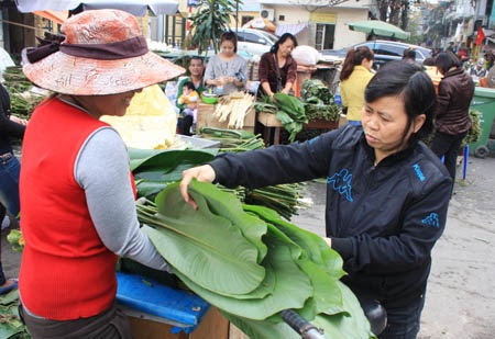 “Thấp thoáng” những nồi bánh chưng nơi góc phố Hà Nội - 3 “Thấp thoáng” những nồi bánh chưng nơi góc phố Hà Nội - 3