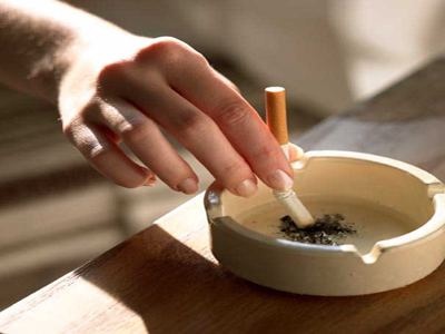 Sôi nổi bàn hướng thu thuế của người hút thuốc lá - 1