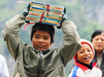 “Con em người có công phải được ăn no, mặc ấm, đến trường”