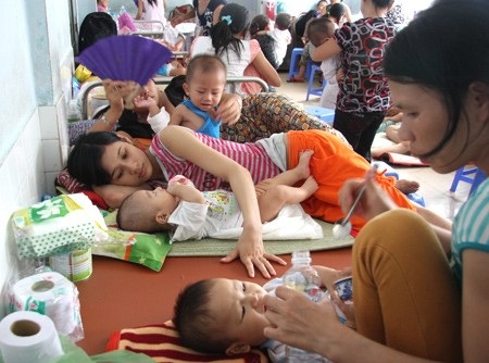 Thủ tướng định “hạn chót” giảm quá tải bệnh viện - 1 Thủ tướng định “hạn chót” giảm quá tải bệnh viện