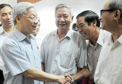 Những buổi tiếp xúc của Tổng Bí thư Nguyễn Phú Trọng luôn hút các cử tri lão thành.