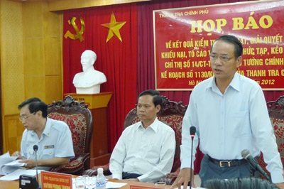 Phó Tổng Thanh tra Nguyễn Văn Thanh (đứng) cùng các lãnh đạo TTCP chủ trì họp báo.