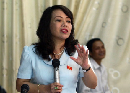 Bộ trưởng Y tế: “Chúng tôi muốn minh bạch giá thuốc cũng… khó” - 1 Đây là lần đầu nữ Bộ trưởng Y tế ngồi ghế nóng.