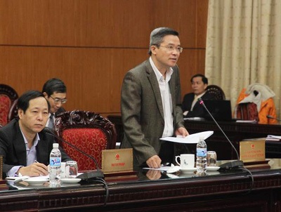 Chủ tịch QH: Bỏ phiếu phải chống được “vận động”, chạy tín nhiệm - 2 Các đại biểu thảo luận tại UB Thường vụ QH.