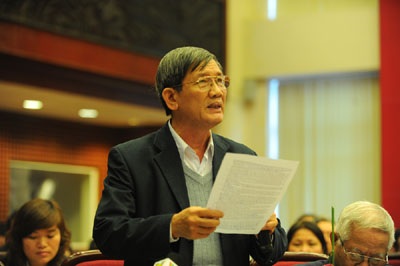 “Đâu phải ông Thiện hoàn toàn mặt đỏ, ông ác... mặt trắng” - 3 Cử tri Trịnh Thanh Phi: Tại sao các đại biểu quan chức ít phát biểu về chống tham nhũng? (ảnh:HL)