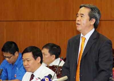 Thống đốc Nguyễn Văn Bình: Thời gian qua NHNN phải tập trung xử lý nợ xấu.