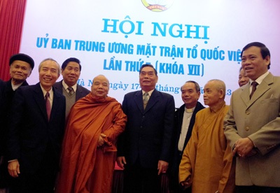 Mặt trận có quyền yêu cầu Đảng thông tin về cán bộ thoái hóa