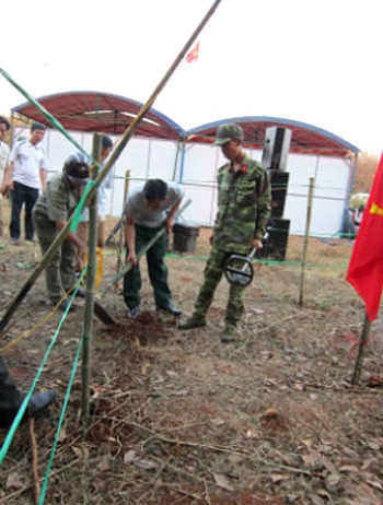 Lần tìm dấu vết mộ liệt sĩ