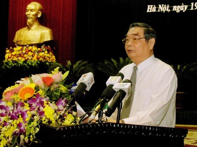 Báo chí và những trăn trở “nghiệp”, “nghề” - 1 Thường trực Ban Bí thư Lê Hồng Anh phát biểu chỉ đạo Hội nghị.