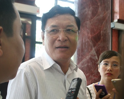 Bộ trưởng GD-ĐT: “Không có giới hạn thông tin chống tiêu cực thi cử” - 1 Bộ trưởng Phạm Vũ Luận: Chúng ta nên chống tiêu cực một cách có trách nhiệm, chất lượng.