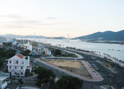 Trực tiếp bầu chủ tịch huyện: “đưa 1 bầu 1” thì… vô nghĩa lý! - 1 Trực tiếp bầu chủ tịch huyện – “đưa 1 bầu 1” thì… vô nghĩa lý