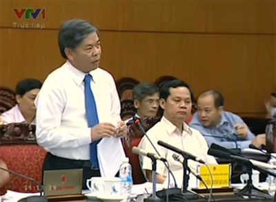 Bộ trưởng TN-MT: TƯ rất quyết tâm nhưng địa phương thờ ơ, thiếu quyết liệt trong việc cấp sổ đỏ.