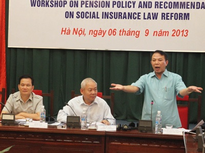Khó gỡ bài toán chống “vỡ quỹ” lương hưu - 1 Khó gỡ bài toán chống “vỡ quỹ” lương hưu